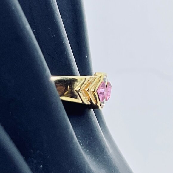 Vintage Gold Tone Band Ring With Pink And Clear Rhinestones (R389) - Picture 3 of 7